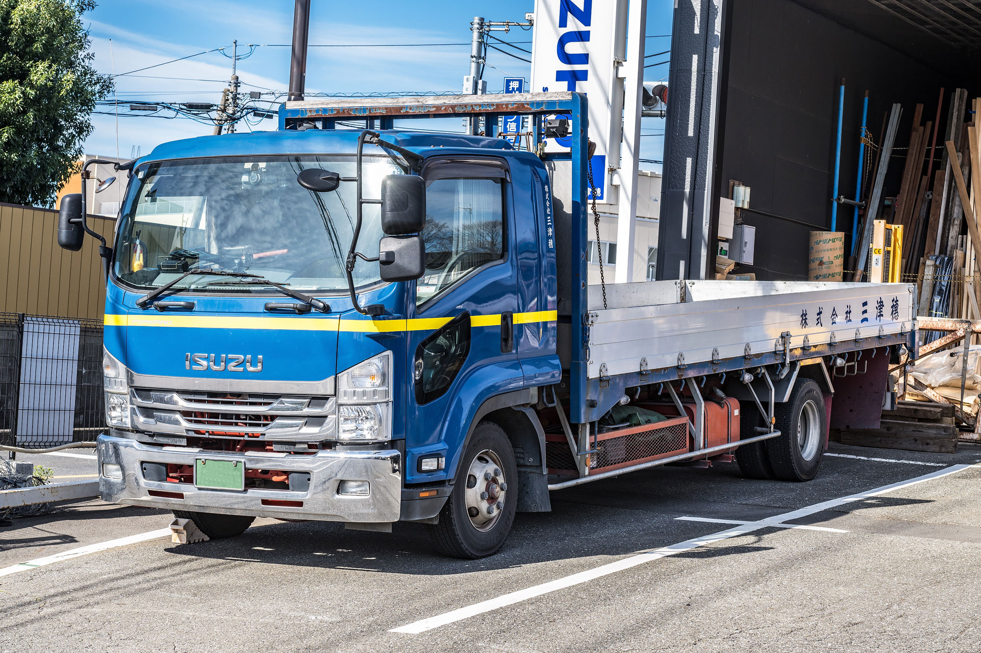 中型車両（3～4トン平ボディ車）